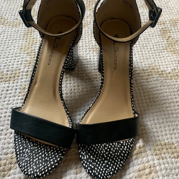 Ankle Strap Stacked Heel Shoes-Excellent Condition - Picture 2 of 2